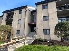 Building Photo - 15708 Dorset Rd