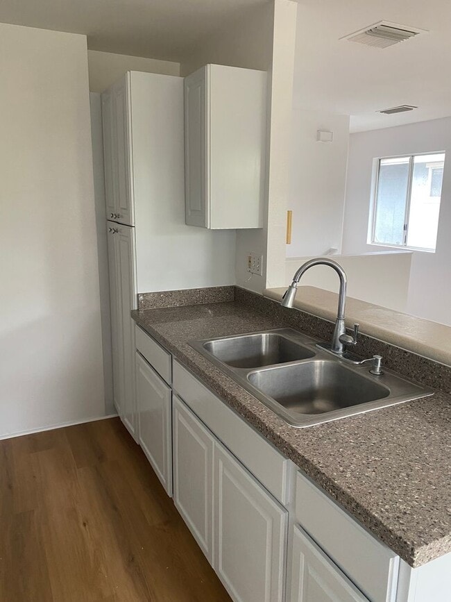 Updated 3 Bedroom, 2 Bath Pet Friendly Home with a Garage, Yard, and Central AC - Updated 3 Bedroom, 2 Bath Pet Friendly Home with a Garage, Yard, and Central AC