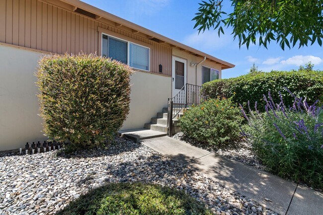 Foto del edificio - Downtown Benicia Duplex