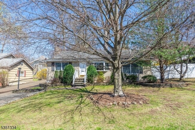 Building Photo - 53 Laurel Dr