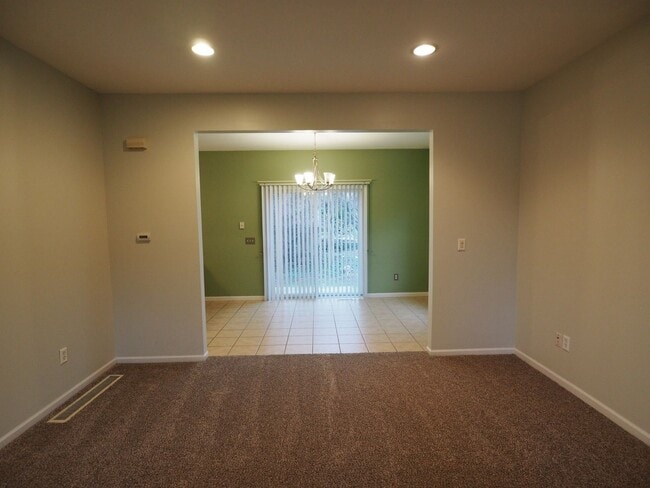 Foto del edificio - 3029 Charing Cross Rd