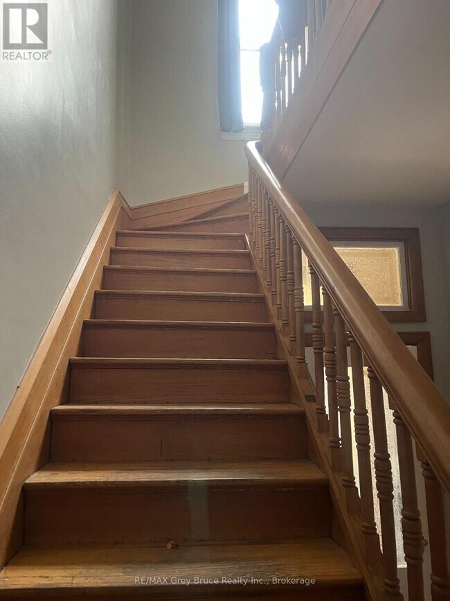 Photo du bâtiment - 106 1st Ave S