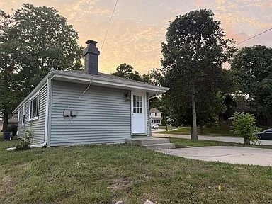 Building Photo - 8035 W Warnimont Ave