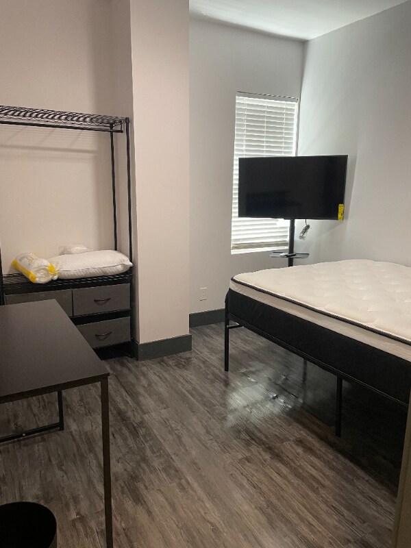 Foto principal - 840 N Rural St
