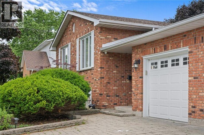 Building Photo - 121 Tollgate Rd
