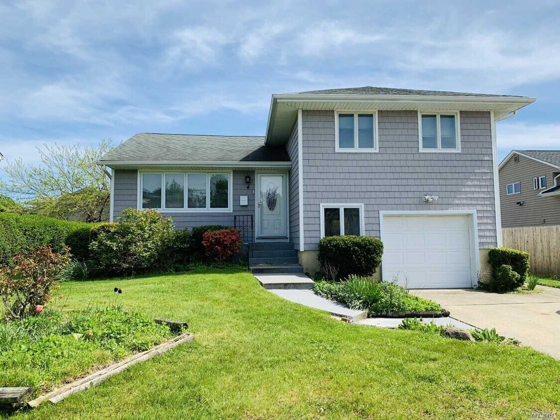 4 Willow Pl, Hicksville, NY 11801 House Rental in Hicksville, NY