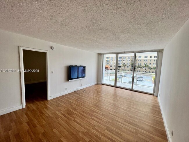 Foto del edificio - 2030 S Ocean Dr