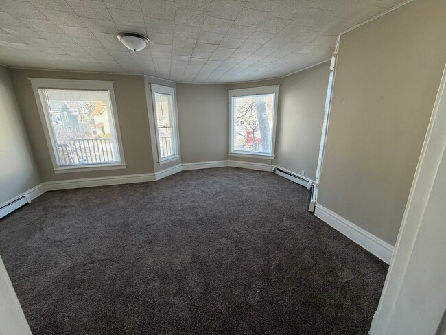 Building Photo - 220 E Racine St