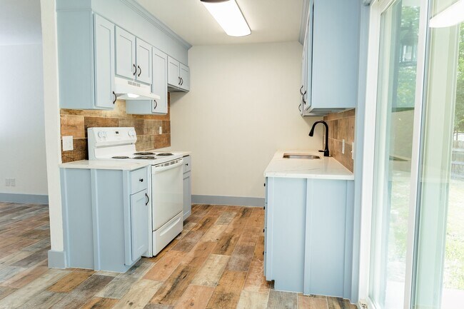 Foto del edificio - 811 Matchett St