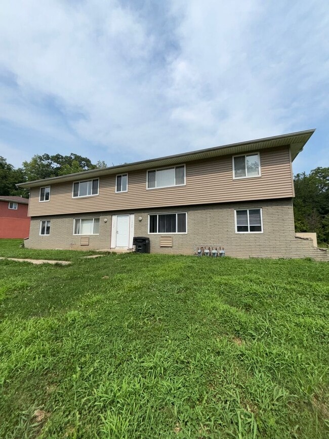 Building Photo - 1525 N 55th St