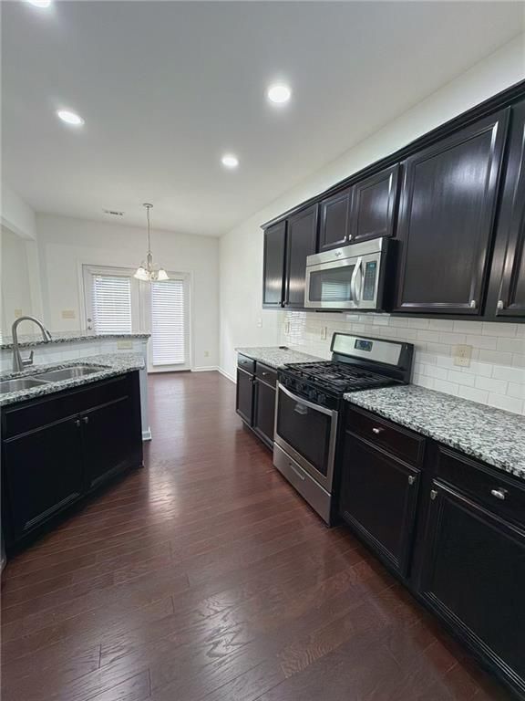 Foto del edificio - 1000 Parkside Wood Ct