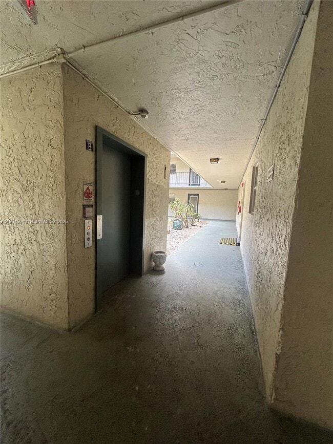 Building Photo - 1800 SW 81st Ave