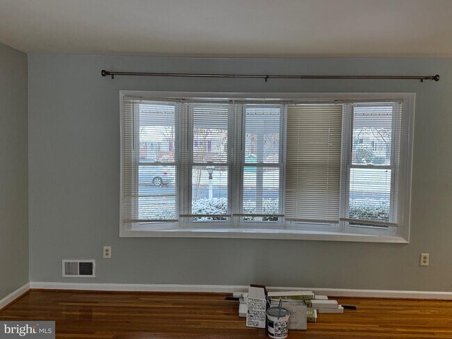 Building Photo - 4111 Landgreen St