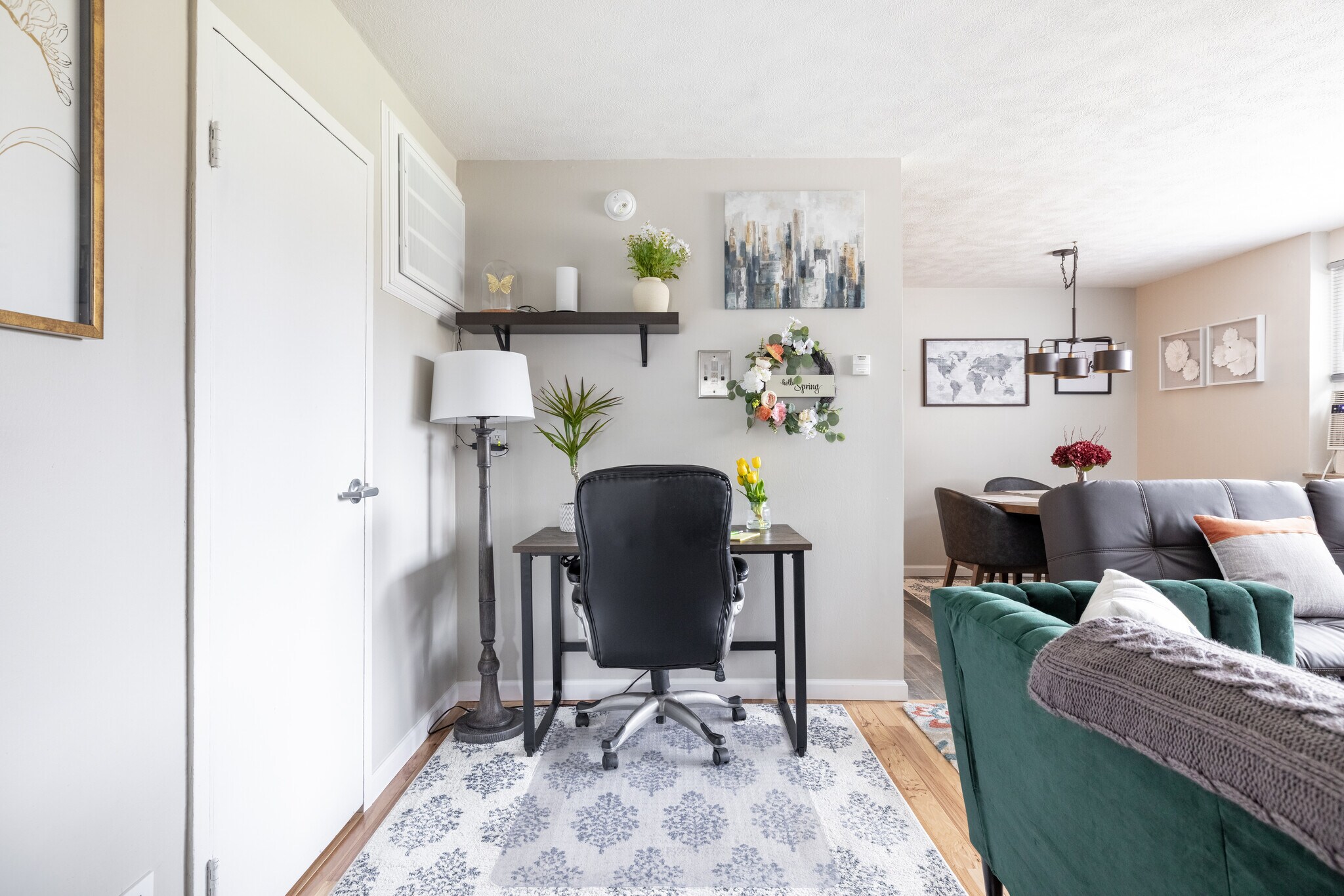 Georgetown Apartments – photo 2