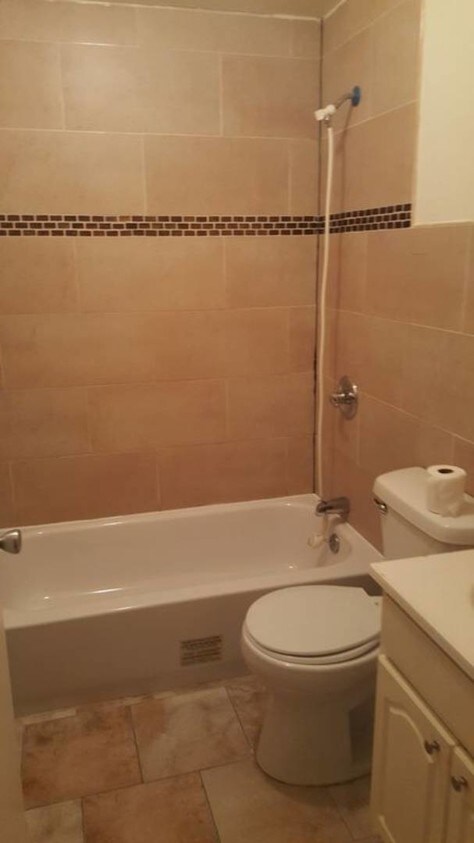 Foto del edificio - 1041 Hall Pl