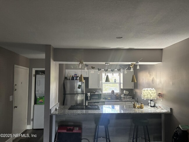 Foto del edificio - 1950 Paine Ave