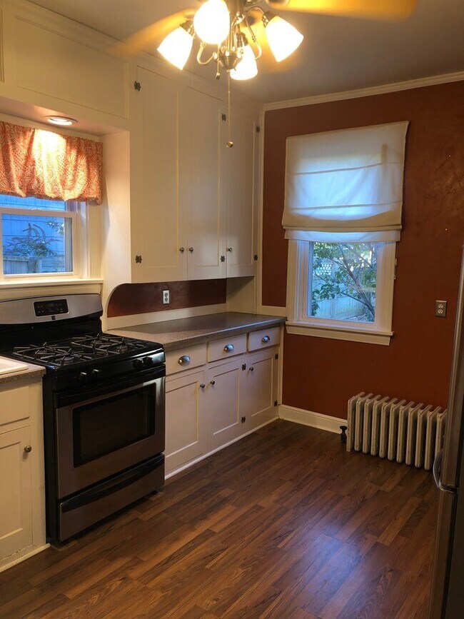 Foto del edificio - 3 br, 1.5 bath House - 710 Cherry St