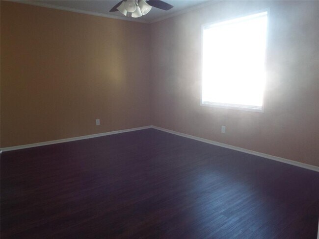 Foto del edificio - 10018 Sugarvine Ln