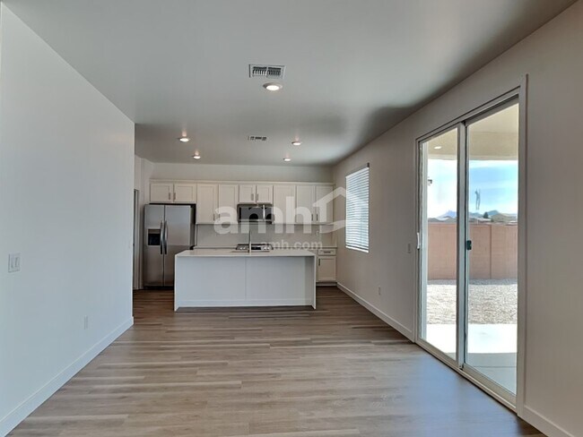 Foto del edificio - 13113 N Honest Endeavor Wy