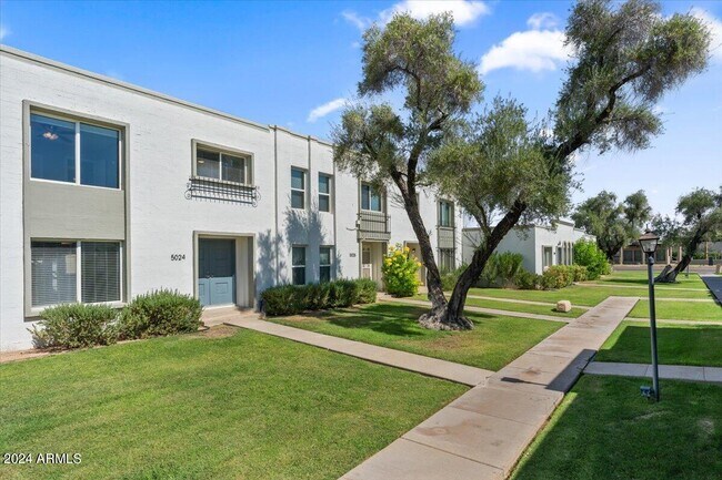 Foto del edificio - 5024 N Granite Reef Rd
