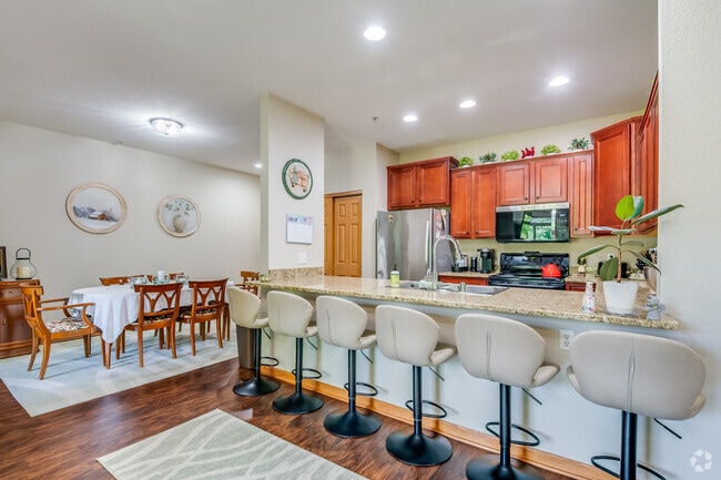 Interior Photo - 625 Shepherd Ct