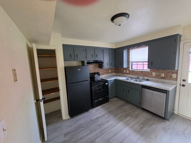 Building Photo - 278 Northridge Dr