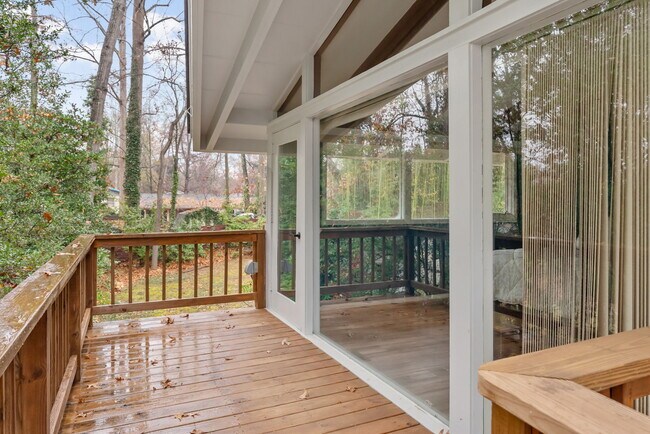 Building Photo - 103 Robinall Dr