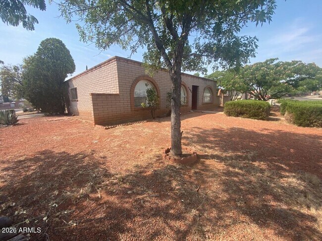 Building Photo - 4606 Paseo Las Palmas