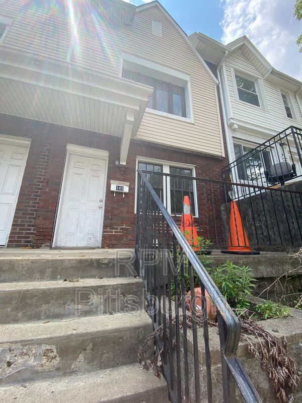 Photo - 149 Chesterfield Rd House