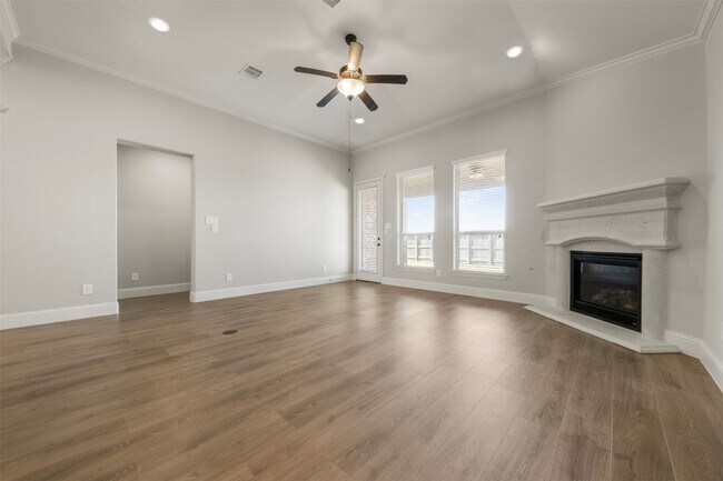 Foto del edificio - 3614 Trinity Rose Ln