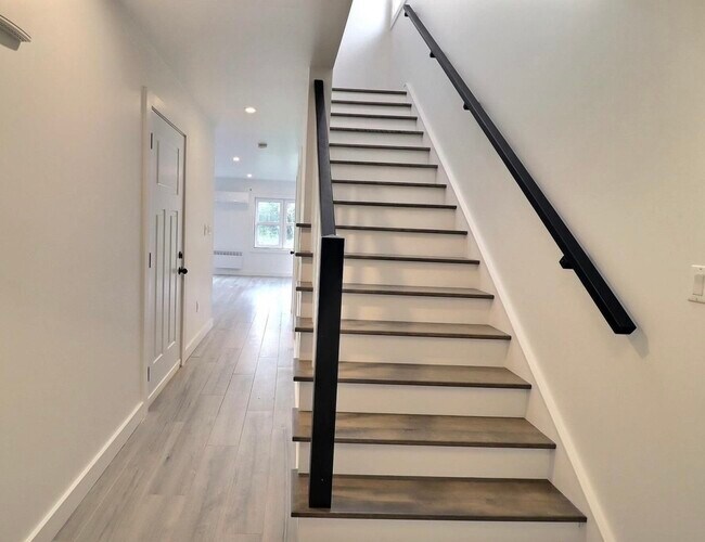 Building Photo - 58 Enderis Ln
