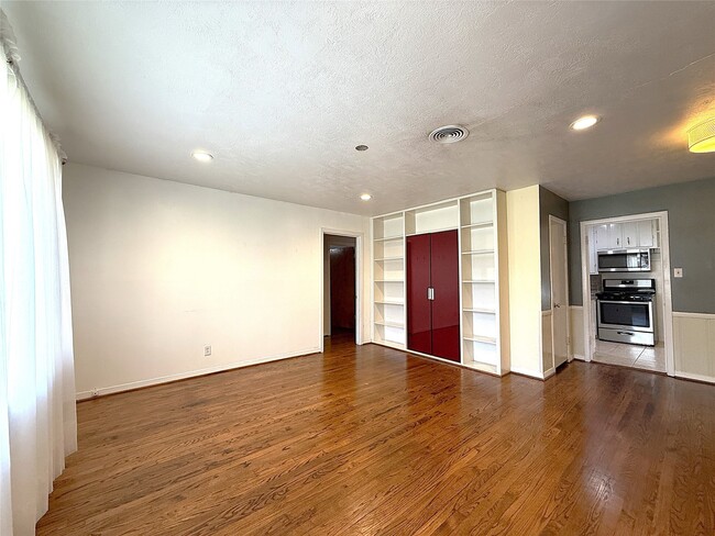Building Photo - 3419 Linkwood Dr
