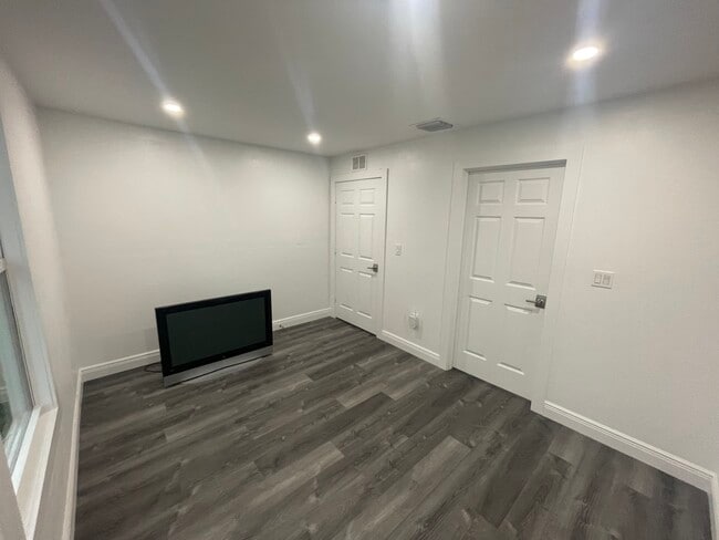 Building Photo - 3985 24th Ave SE