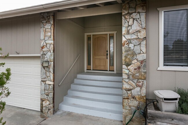 Foto del edificio - 630 Sunrise Blvd