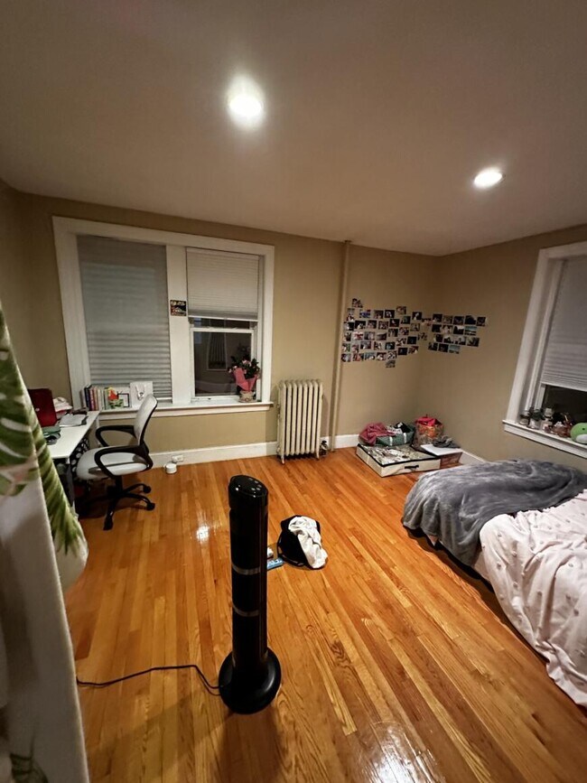 Building Photo - 3 bedroom in Brookline MA 02446