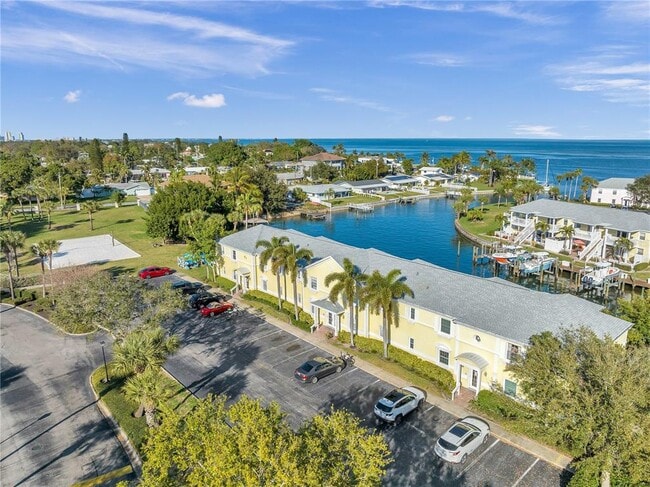 Foto del edificio - 4728 Beach Dr SE