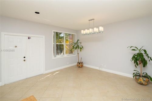 Building Photo - 696 Willow Bend Rd