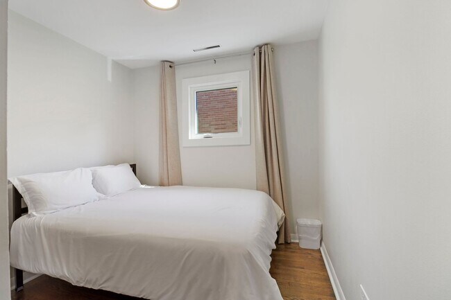 Foto del edificio - 2309 Western Ave