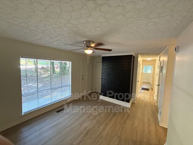 Foto del edificio - 630 Ward Pl