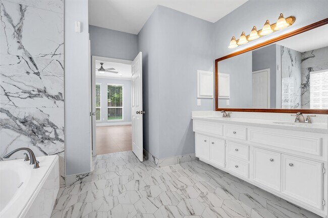 Foto del edificio - 10626 Cortland Ridge Ln