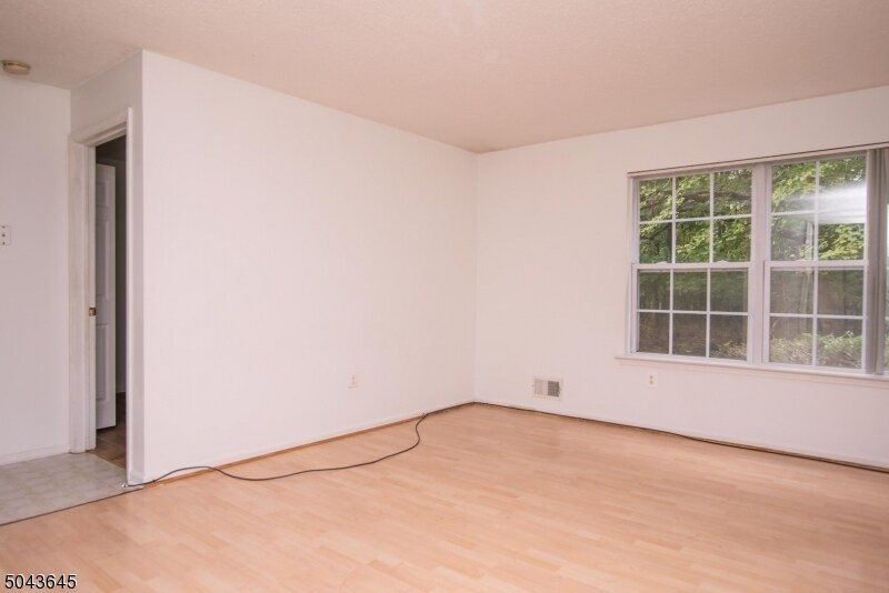 107 Prestwick Way, Edison, NJ 08820 Townhome Rentals in Edison NJ