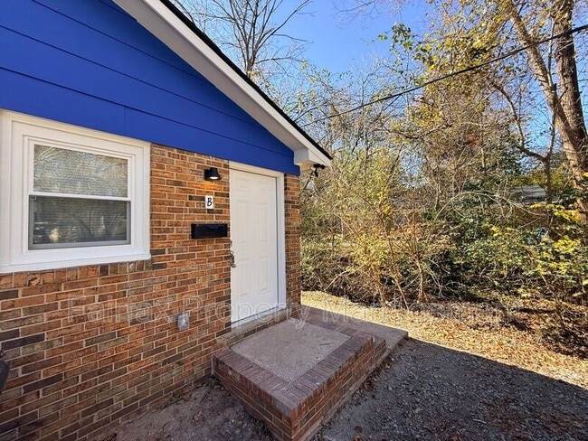 Building Photo - 2416 Owen St