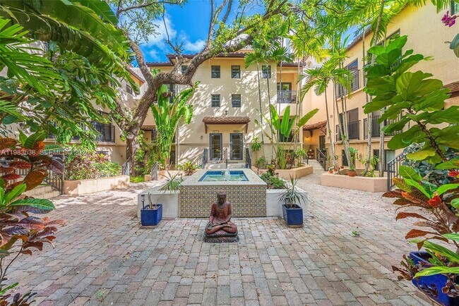 Foto del edificio - 2767 Coconut Ave