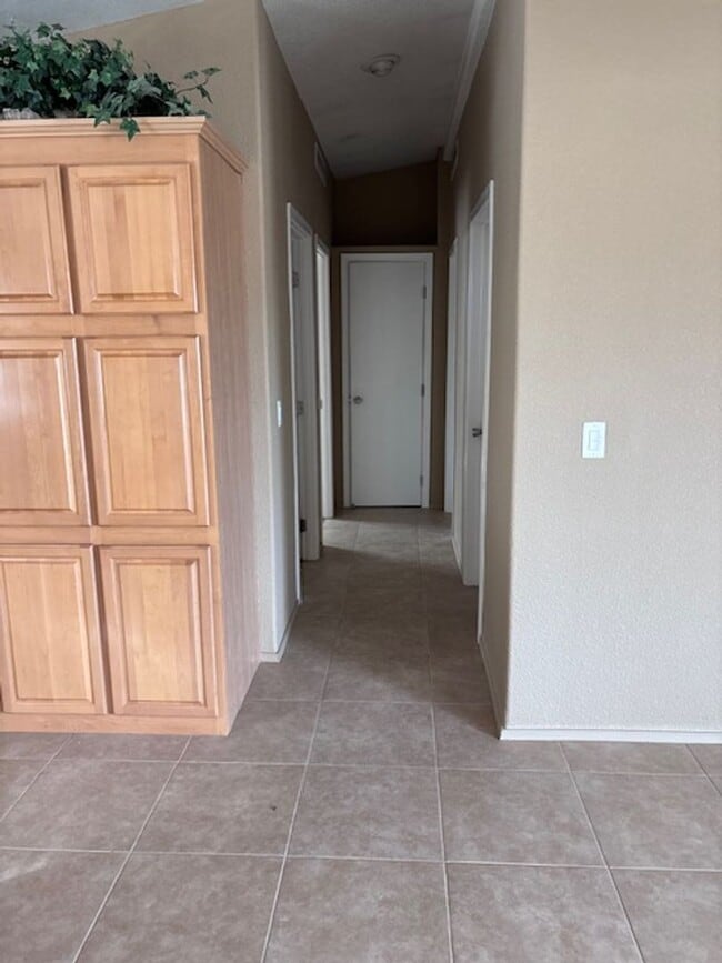 Foto del edificio - Spacious 3 Bedroom, 2 Bath Home with Large...