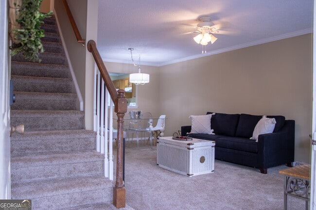 Building Photo - 170 Northview Dr