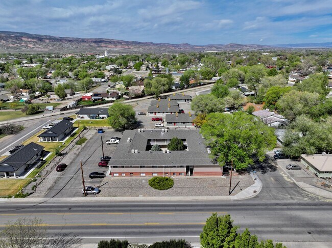 Building Photo - Modern 2 bed, 1.5 bath apartment in Fruita
