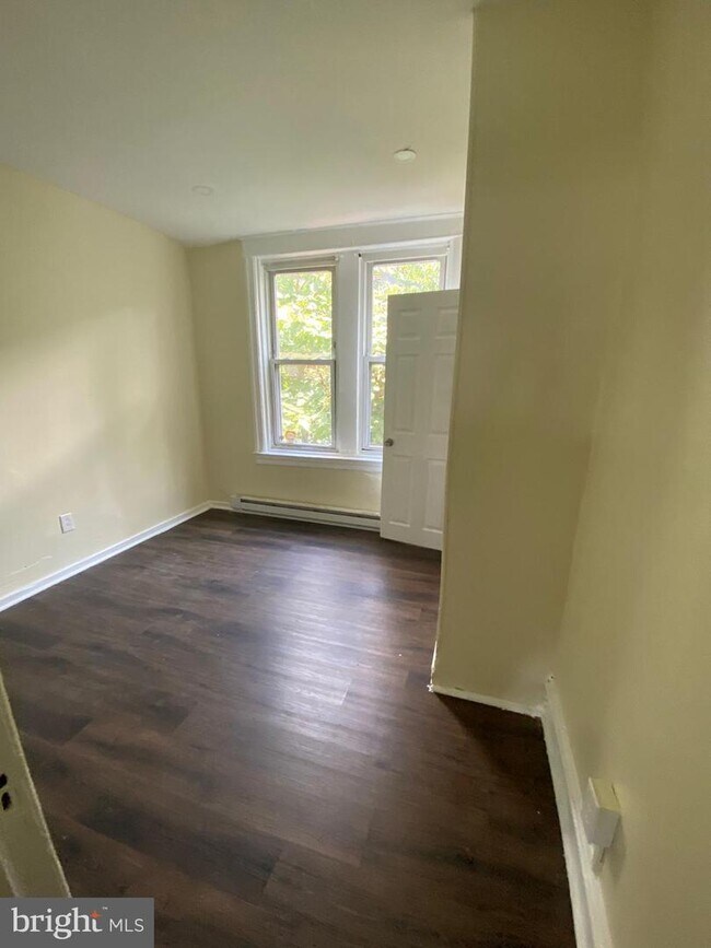 Building Photo - 2065 Albright St