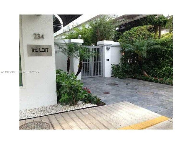 Foto del edificio - 234 NE 3rd St