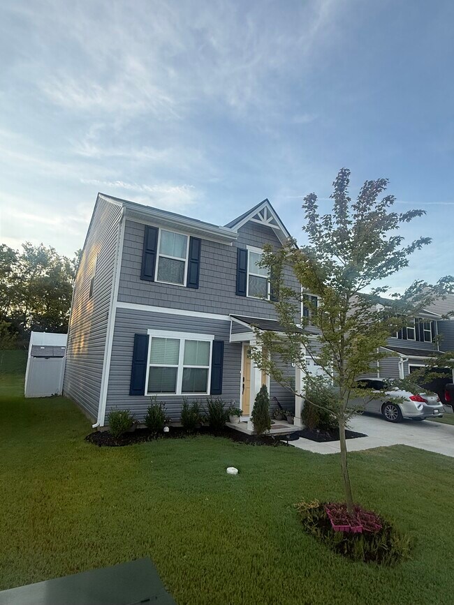Foto del edificio - 2936 Thornton Grove Blvd