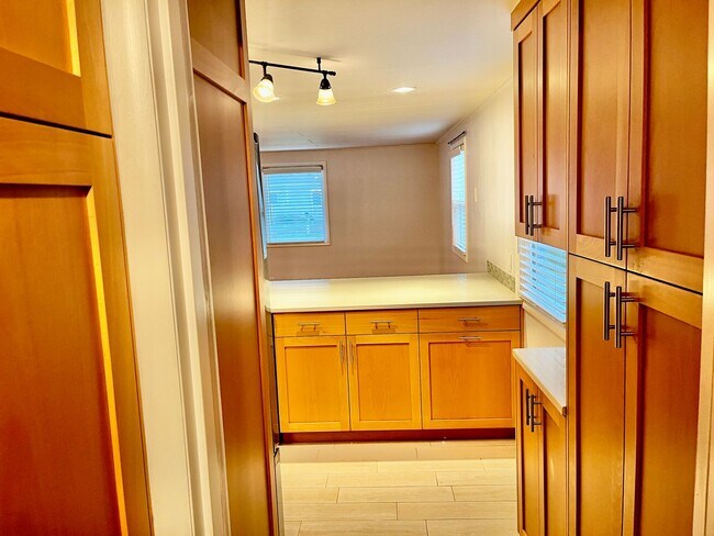 Building Photo - Welcome Home to Comfort and Charm in Blain...